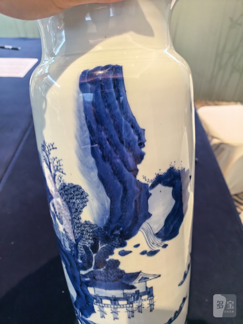 明崇祯 青花山水人物筒瓶 - 图9